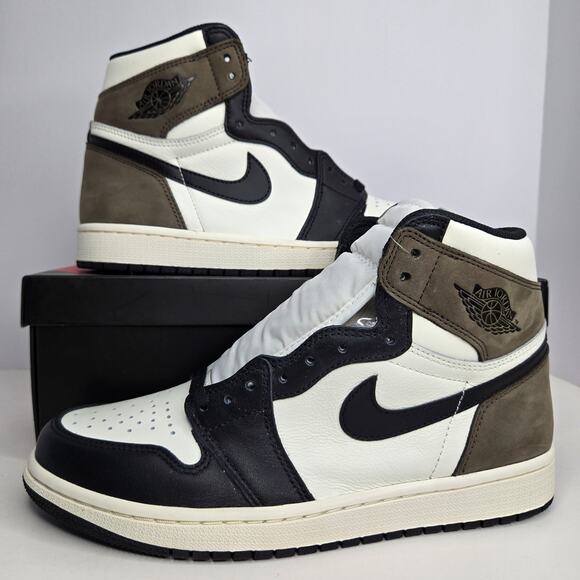 Air Jordan 1 High OG Mocha Size 8.5 Men main image 4